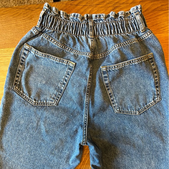 H&M DIVIDED Paper-bag Mom Jeans - Picture 10 of 12